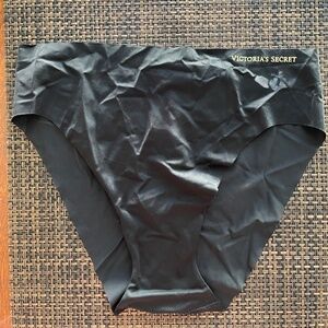 Victoria Secret High-Leg Cheeky Panty Size M